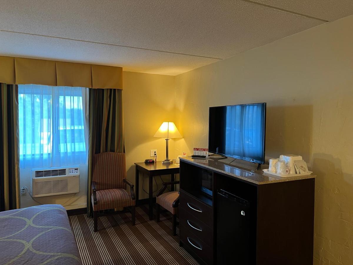 Super 8 By Wyndham Bangor Hotel Kültér fotó